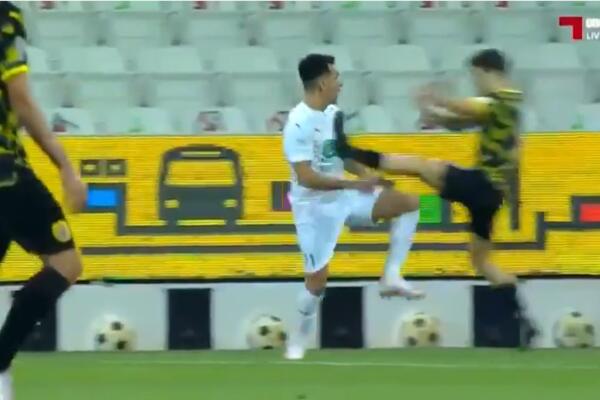 NIJE GA FAULIRAO, VEĆ ZAMALO UBIO: Stravičan faul na fudbalskoj utakmici! (VIDEO)