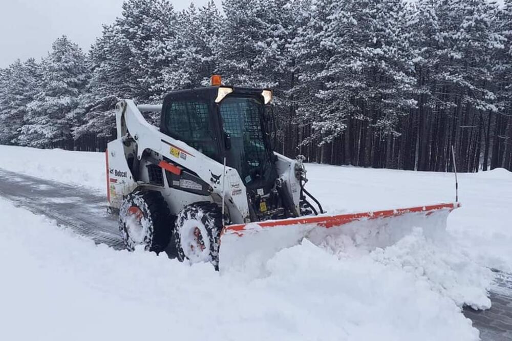 PREDUZEĆE KOJE VEĆ RAZMIŠLJA O ZIMI I SNEGU! Treba im 50.000 TONA soli, saopštili su i ROK isporuke!