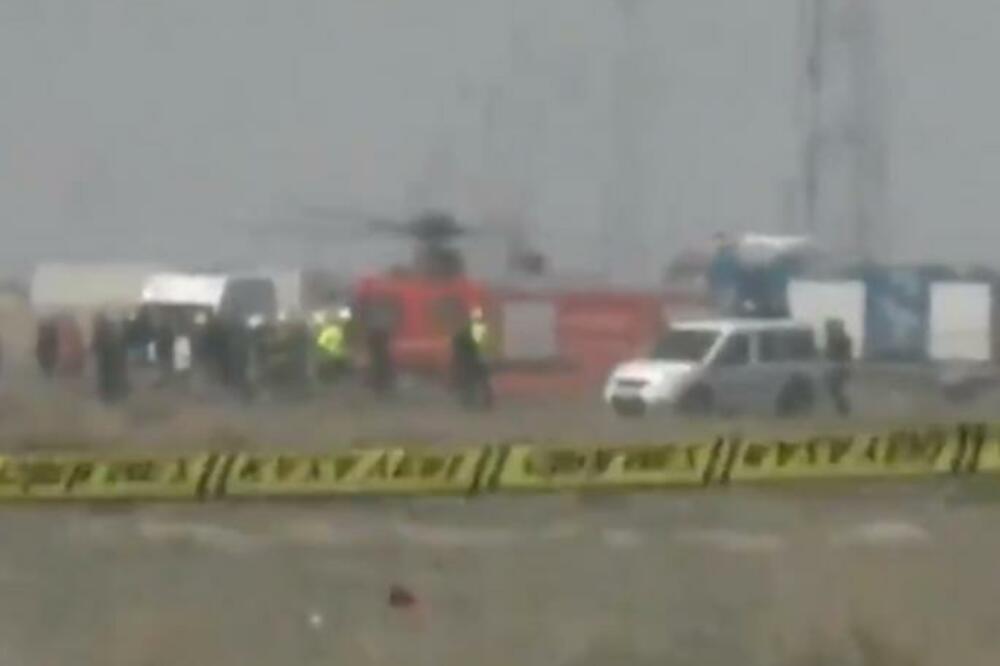 SRUŠIO SE TURSKI BORBENI AVION: Spasilačke ekipe na terenu, NASTRADAO PILOT! (FOTO/VIDEO)