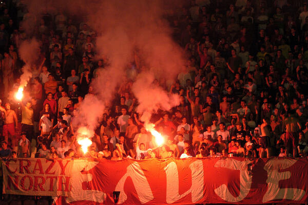 CRVENA ZVEZDA ODLOŽILA UTAKMICU SA VOŽDOVCEM: Razlog "LOŠE ZDRAVSTVENO STANJE" desetorice IGRAČA!