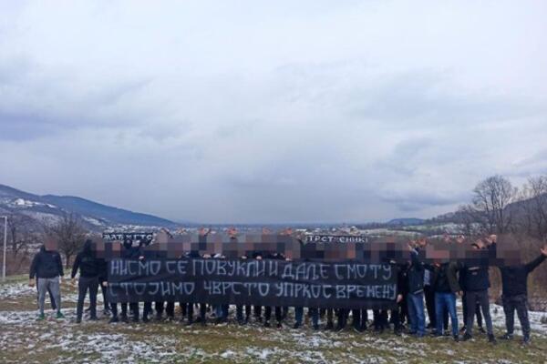 OGLASILI SE VATRENI NAVIJAČI PARTIZANA: Grobari se izrazili TRANSPARENTOM (FOTO)