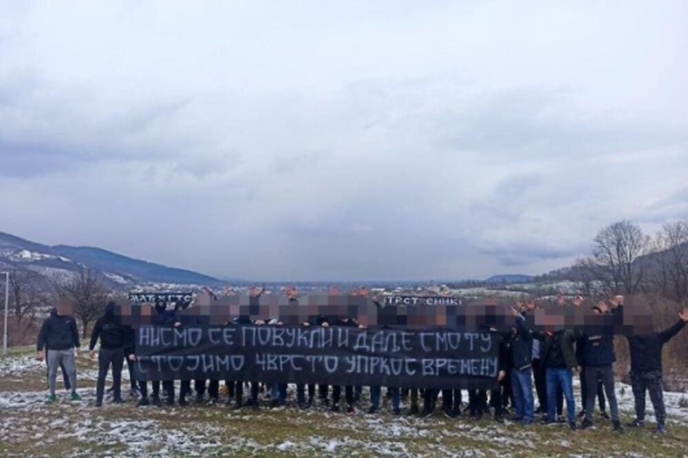 OGLASILI SE VATRENI NAVIJAČI PARTIZANA: Grobari se izrazili TRANSPARENTOM (FOTO)