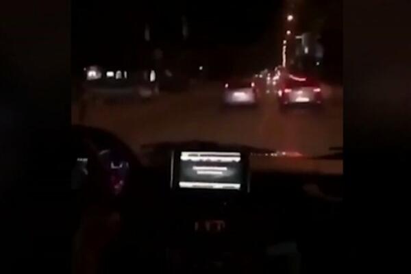 Šokantan SNIMAK iz Novog Pazara: Novo divljanje za volanom, reakcija saputnika sve govori (VIDEO)