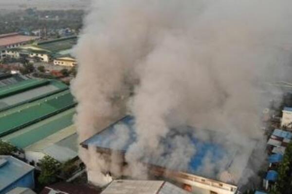 KRVAVO U JANGONU: Ubijeno najmanje 13 demonstranata! Šok snimci ljudi vezanih za bandere sa povezanim očima! FOTO