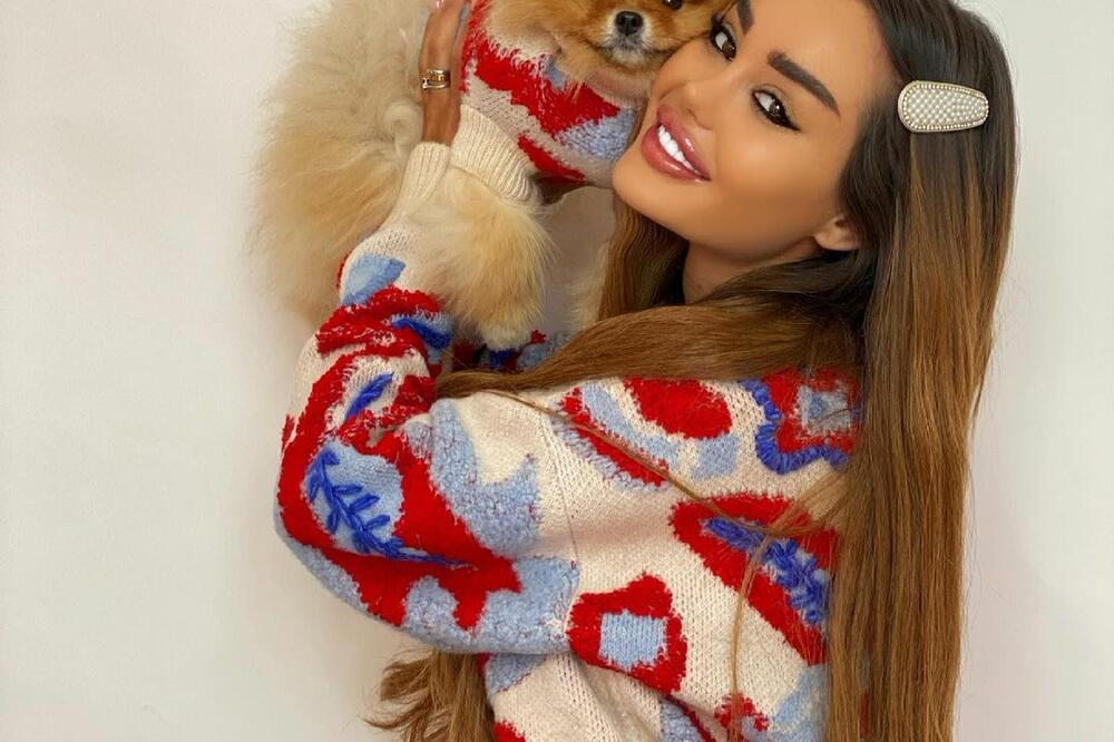 NAKON ŠTO JE PROSLAVILA PSU ROĐENDAN U ELITNOM RESTORANU, ANA KORAĆ PONOVO ŠOKIRALA JAVNOST: Da čovek NE POVERUJE!