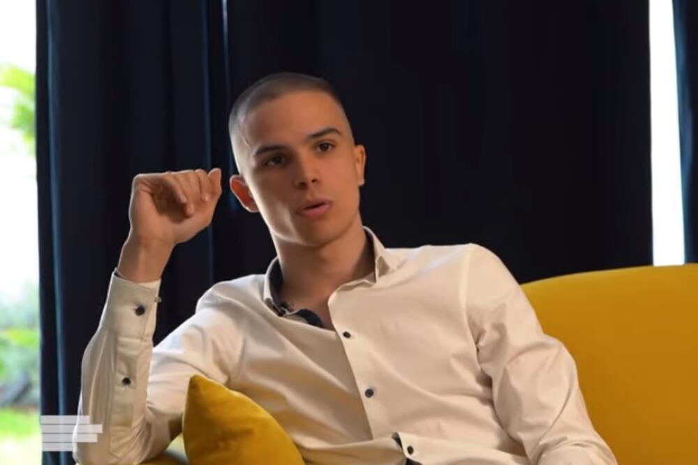 VOJAŽ PRIZNAO DA NE ZNA DA PEVA: "Šoumen sam i izvođač, nema potrebe da lažem"!