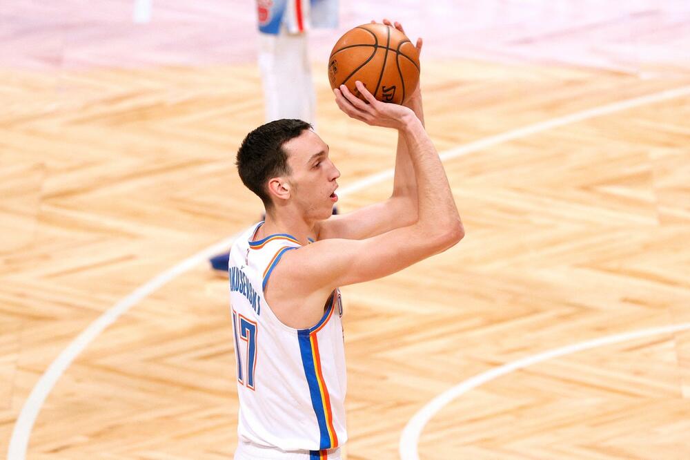 SRBIN TRESNUO NA ZADNJICU, PA UPALIO ARTILJERIJU: Pokuševskom propalo posterizovanje, pa krenuo rafal! (Video)