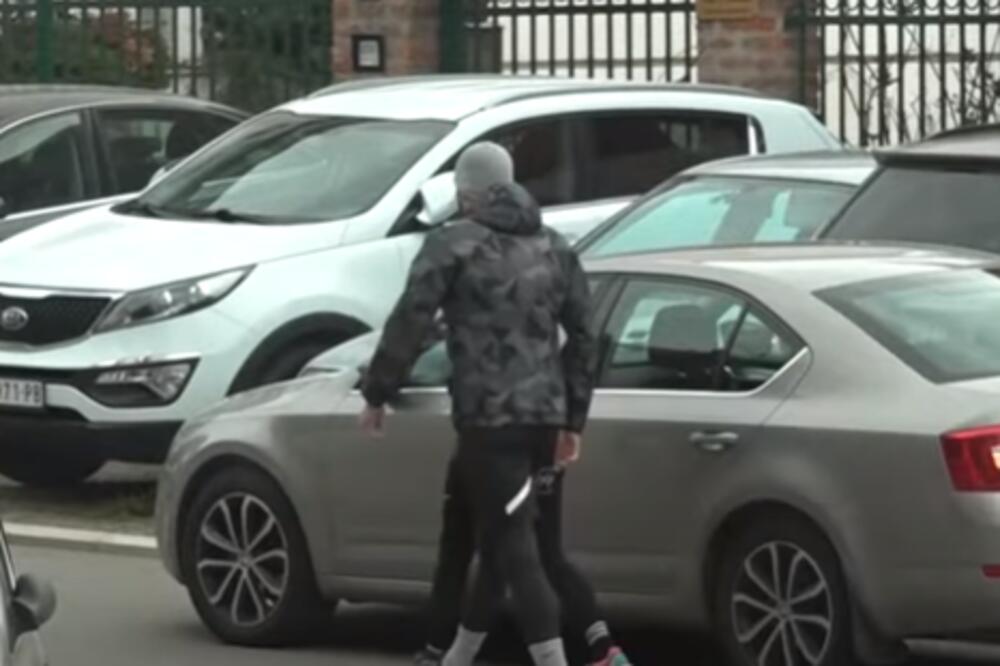 ISPLIVAO SNIMAK TAJNOG PAPARACA: Trudna Mia Borisavljević ulovljena sa mužem u ŠUMI, dobro su se PREZNOJILI!