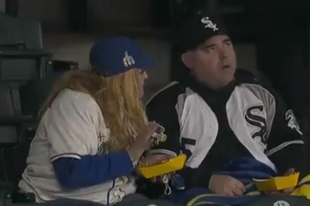 KAO SVAKI PRAVI MUŠKARAC: Sve mu diraj samo ne pivo - URNEBESNA REAKCIJA JEDNOG NAVIJAČA! (Video)