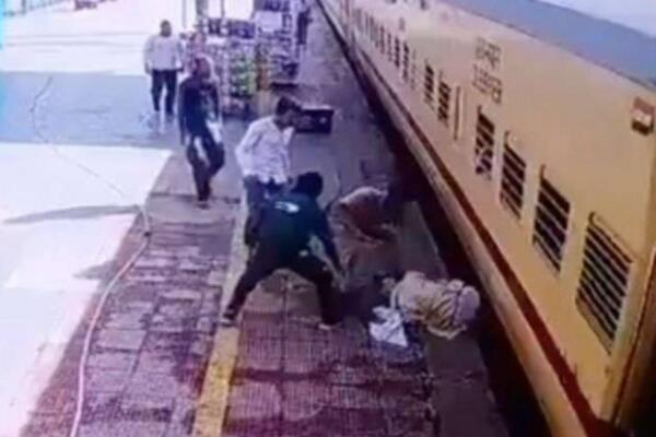 NEVEROVATNA REAKCIJA POLICAJCA: U deliću sekunde spasao čoveka od SIGURNE SMRTI! (VIDEO)