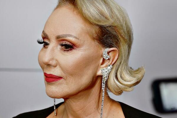 VOLELA GA JE VIŠE OD BOBE ŽIVOJINOVIĆA? Ovaj čovek je ČUVAO LEĐA Lepoj Breni, pevačica PLAČE ZA NJIM i dan danas