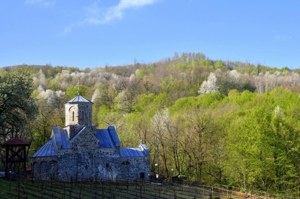 JESU LI ĐURAĐ I PROKLETA JERINA SAHRANJENI U MANASTIRU VAVEDENJE? Tri SARKOFAGA u podnožju Rajca kriju TAJNU