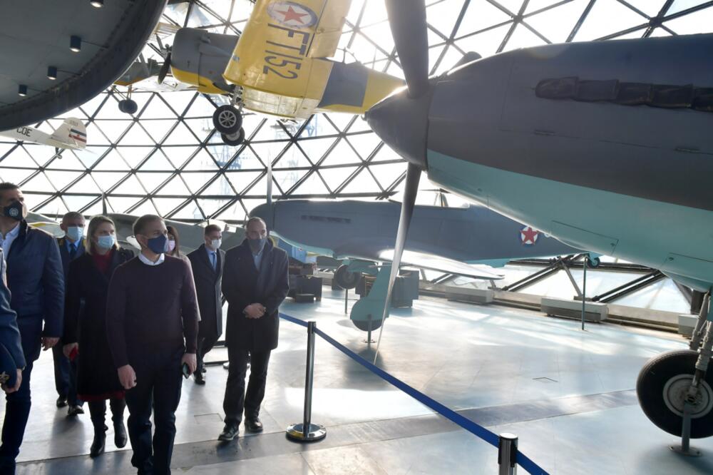 MINISTAR STEFANOVIĆ OBIŠAO MUZEJ VAZDUHOPLOVSTVA! Razgovarao je sa rukovodstvom o unapređenju rada ove institucije