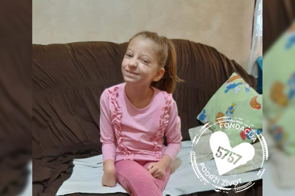 POMOZIMO MALOJ DOROTEI DA PROHODA: Hitno smo joj potrebni!