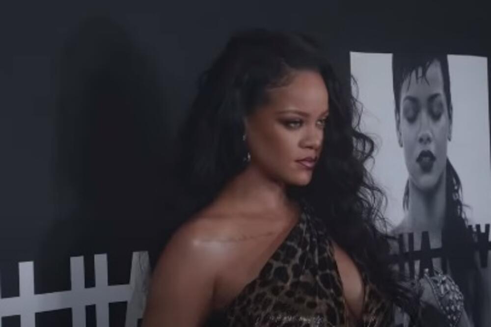 SVI TRLJAJU OČI I NE VERUJU ŠTA JE RIJANA OBUKLA: Ovako nešto može samo ona da IZNESE, ostali bi izgledali SMEŠNO!