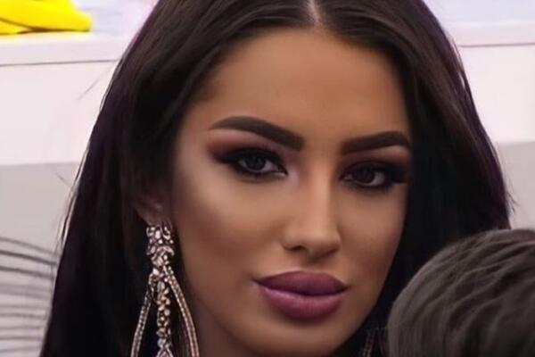 "DETETU TREBA NOVAC HOĆE DA OTVORI NEŠTO"! Majka Aleksandre Nikolić progovorila o prostituciji i Janjušu!