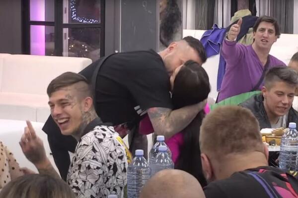 ŠA PREKINUO PROGRAM KAKO BI OBJAVIO VAŽNU VEST: Tara ostala zatečena, čestitke pljuštale u Zadruzi!