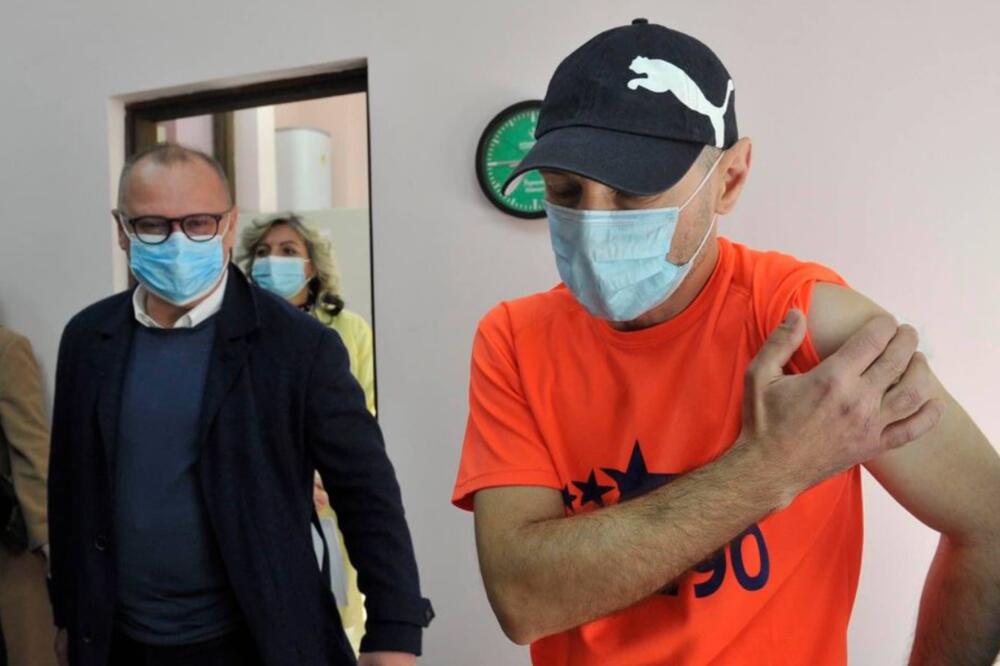 VAKCINISAN 500.000 - TI BEOGRAĐANIN! Goran Vesić se oglasio iz Umke i poslao ohrabrujuću poruku!