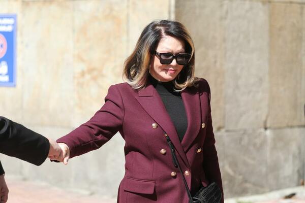 POSLEDNJE ZBOGOM DRHTAVIM GLASOM I KROZ SUZE: Neda Ukraden je Tozovca gledala kao oca!