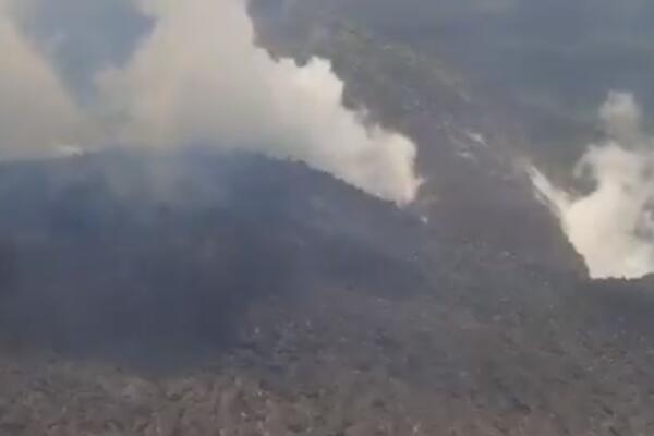 STRAVIČAN VULKAN PRED SAMOM ERUPCIJOM: Počeo da izbacuje DIM i PARU, EVAKUISANO 16.000 ljudi! (VIDEO)