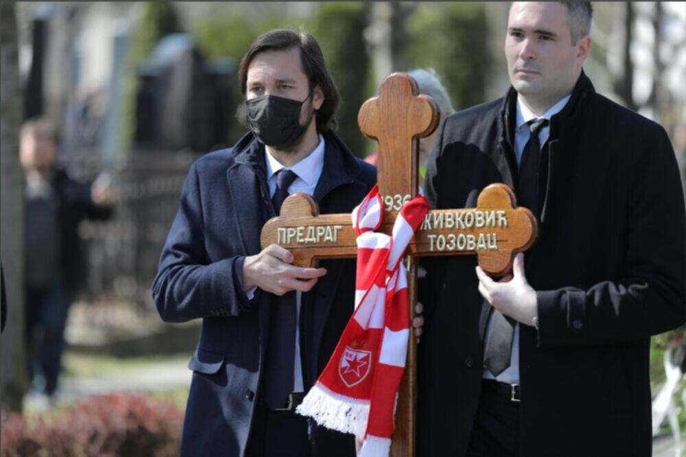 TOZOVAC SAHRANJEN: Detalj sa sahrane nije mogao da promakne