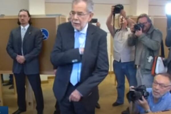 AUSTRIJSKI PREDSEDNIK PRIMIO VAKCINU: To je samo mali ubod, vakcina daje SIGURNOST!