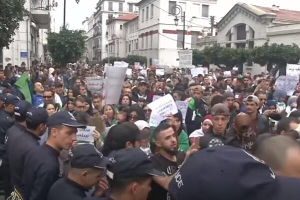 PROTESTI U ALŽIRU: Zahteva se OSLOBAĐANJE aktivista pokreta HIRAK