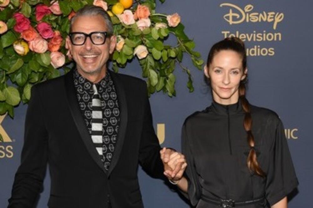 POZNATOG GLUMCA ZALUDELA 31 GODINU MLAĐA PLESAČICA: Dobio je dete u sedmoj deceniji, ŽIVOT KAO IZ FILMOVA! (FOTO)