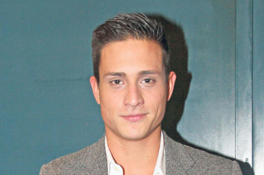 SRPSKI GLUMAC PODELIO SLIKU IZ PROŠLOSTI I ŠOKIRAO INTERNET: Neverovatna TRANSFORMACIJA - od momčića do FRAJERČINE