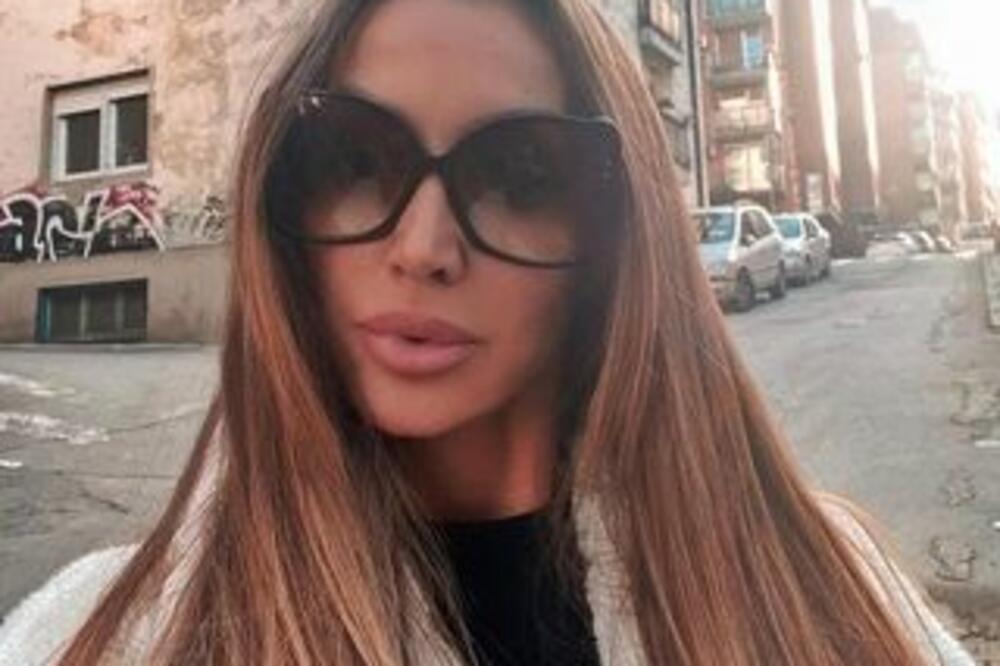 GOGA SEKULIĆ IZAŠLA NA ULICU PA POČELA DA KUKA I PLAČE? Komšinica sve posmatrala pa odmah prepričala svaki DETALJ!