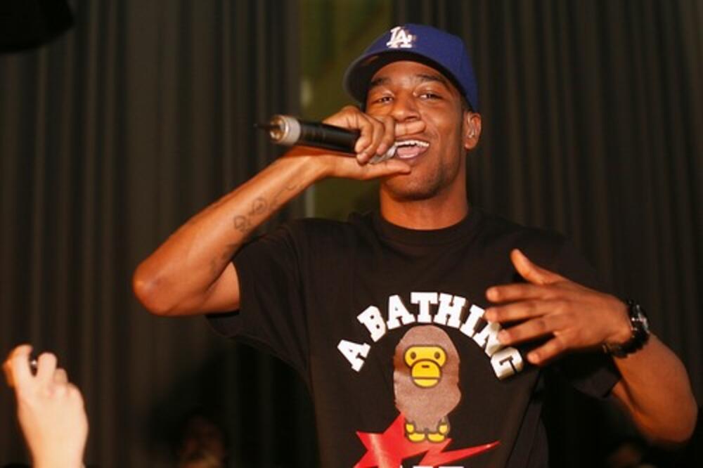 ODAO POČAST KOLEGI! KID KADI NAPRAVIO SPEKTAKL: Snimak repera koji izvodi pesmu u haljini postao VIRALNI HIT!