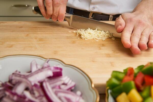 BEZ BELOG LUKA U GRANULAMA TO NIJE TO: Gurmanski specijalitet u POSNOJ VARIJANTI (RECEPT)