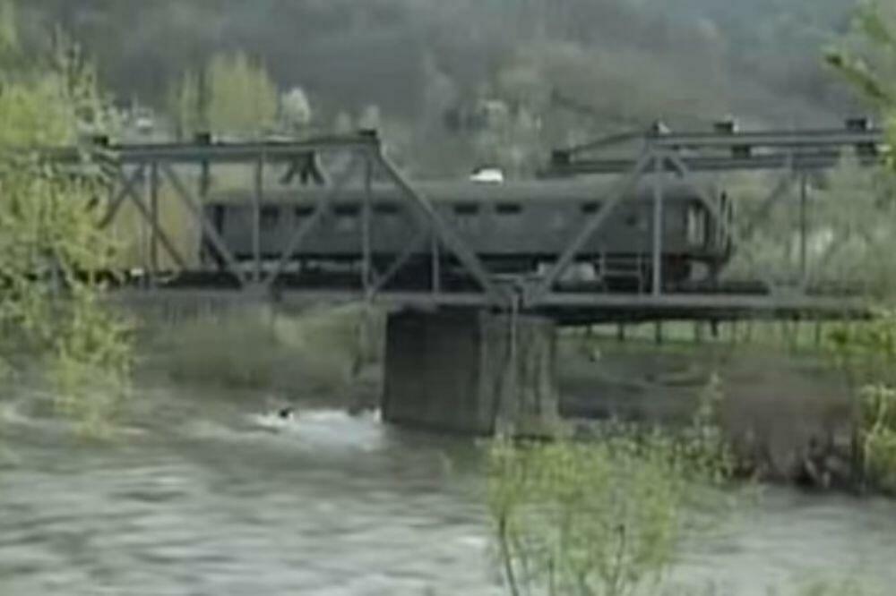 22 GODINE OD NAPADA NA PUTNIČKI VOZ U GRDELIČKOJ KLISURI: Poginulo je najmanje 15 ljudi među kojima DECA I TRUDNICE