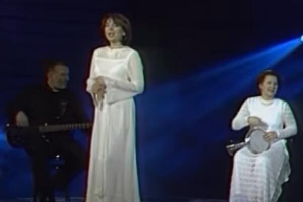 PRVA LJUBAV NAŠE PEVAČICE BILA JE BALAŠEVIĆEVA INSPIRACIJA! DIRLJIVA PRIČA SE KRIJE U TOJ PESMI: Malo ko zna!