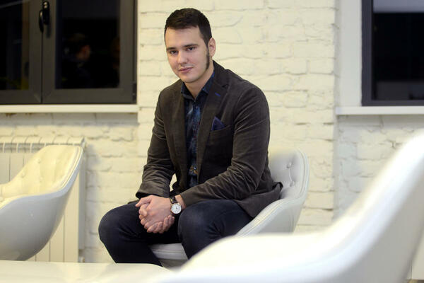 ALEKSA BALAŠEVIĆ RASPLAKAO REGION EMOTIVNOM FOTKOM SA OCEM I PORUKOM: Imao je na nešto VAŽNO da ga podseti! (FOTO)