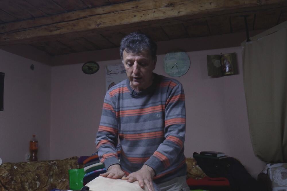 MILIĆ IZ KRALJEVA MEDITIRAO TRI HILJADE DANA! Danas u njegovu „ordinaciju“ mnogi DOLAZE PO SPAS (FOTO)