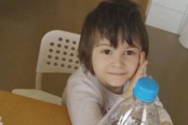 MALENA IVANA (5) IDE U TURSKU KAKO BI JOJ OPERISALI RAK NA PLUĆIMA: Humani ljudi su uspeli da PRIKUPE NOVAC (FOTO)