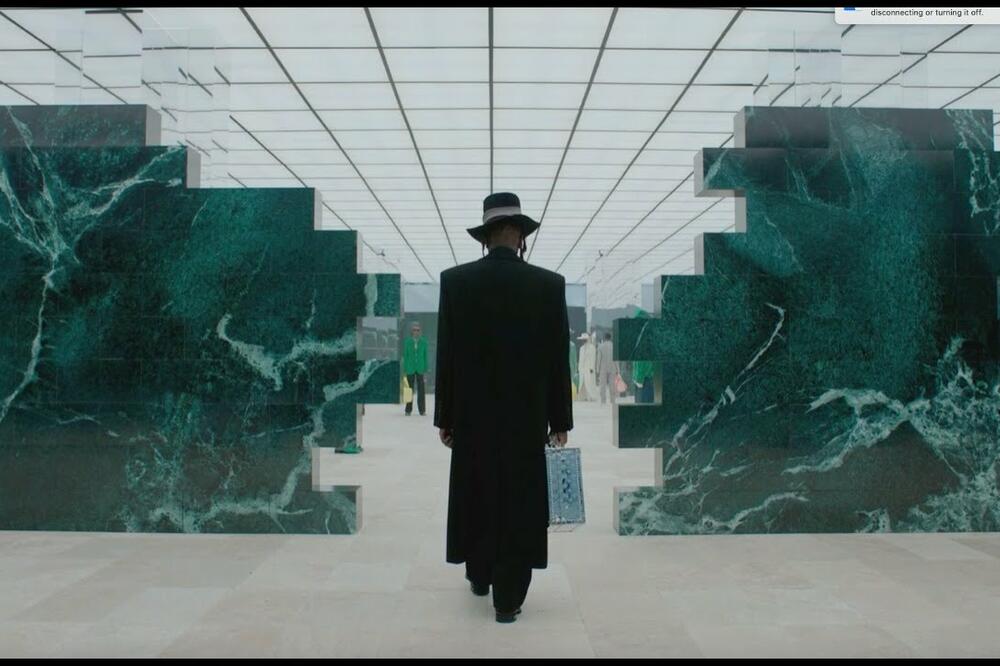 ŠTA NIJE U REDU S OVIM SVETOM? Torbica u obliku AVIONA košta isto koliko i POLOVNI AVION! (FOTO)