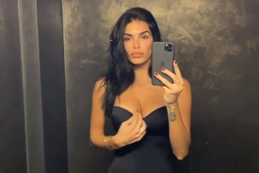 ZGODNA ŽENA FUDBALERA POLUGOLA PROŠETALA ULICAMA BEOGRADA: Srbi se rasprštili na komade od prizora, PILJILE I ŽENE!