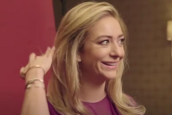 NAJMLAĐA MILIJARDERKA NA SVETU: Zbog maltretiranja na poslu pokrenula svoj biznis, SAMA STEKLA BOGATSTVO! (VIDEO)