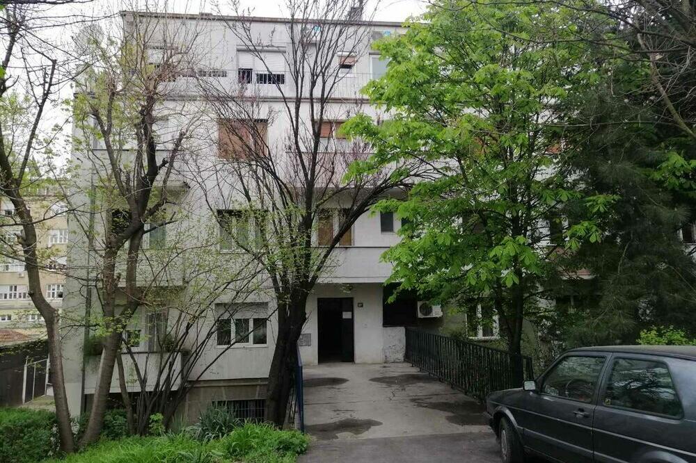 HTELI SU DA SKUVAJU ČAJ, PA ZAJEDNO OTIŠLI U SMRT! U požaru na Senjaku stradali stomatolozi u penziji