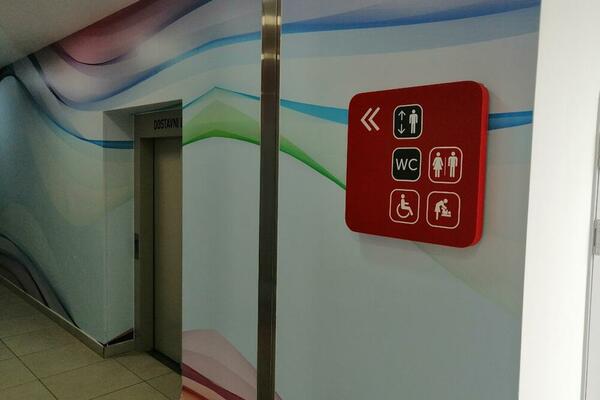 OVO NEKA OSTANE NAŠA TAJNA! Devojčica u toaletu tržnog centra doživela HOROR, napasnik joj uradio bolesnu stvar!