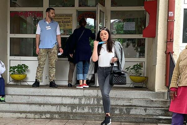 ODGOVORNA! VODITELJKA DRAGANA KATIĆ SE VAKCINISALA PA BRŽE BOLJE IZVADILA ANTITELA: Rezultat je OBRADOVAO!