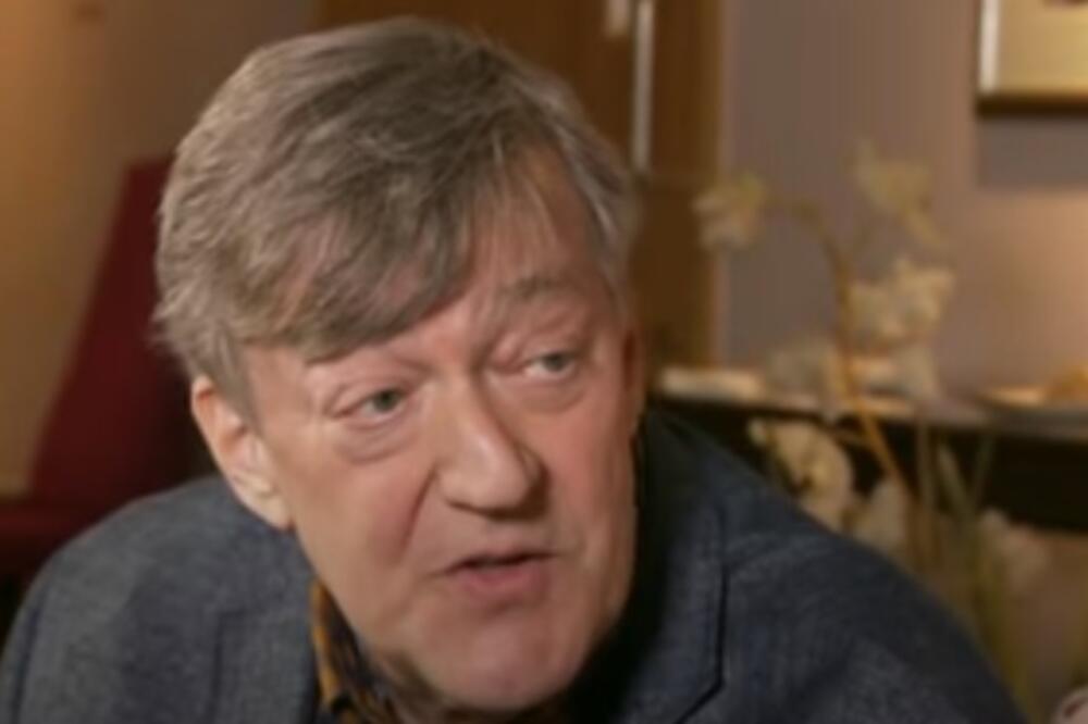 GLUMAC ZAVRŠIO U BOLNICI: Nalazi se u INVALIDSKIM KOLICIMA, doktori HITNO reagovali