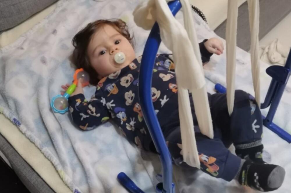 ''TEŠKO NAM JE, MILI MOJ, DOK TE GLEDAMO TAKO NEMOĆNOG'': Bolne reči Gavrilove mame, SVAKI POKRET MU JE NAPORAN!