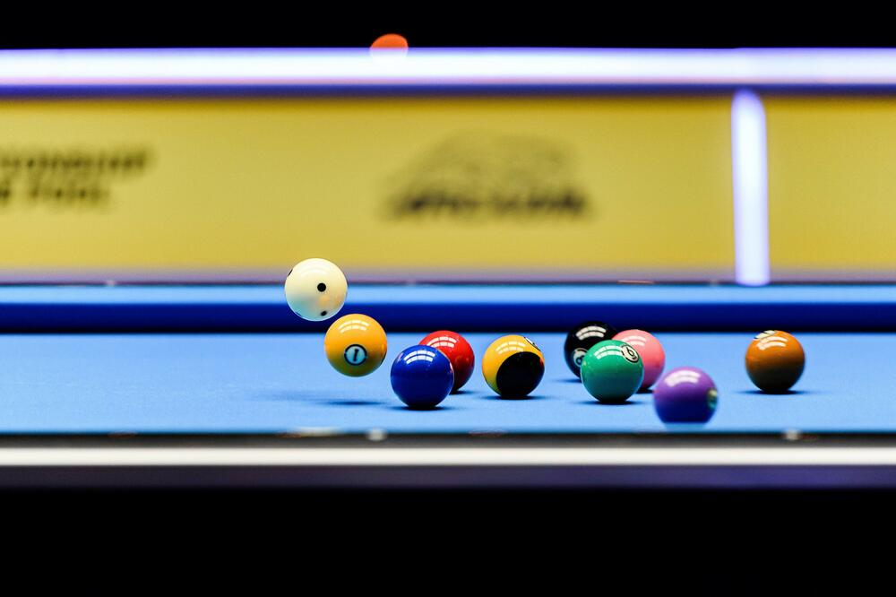 NJEMU JE BILO BAŠ DOSADNO: Svetski šampion u Snukeru ZASPAO u toku meča! (VIDEO)