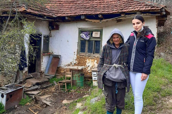 NAKLON DO PODA! Tamara iz Vranja ima 300 medalja iz karatea, a u slobodno vreme POMAŽE UGROŽENIMA (FOTO)