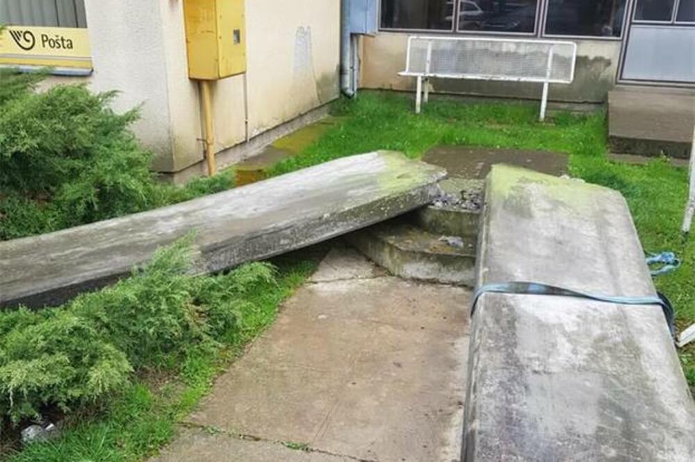 USTAŠKI HIR U HRVATSKOJ! Traktorom srušili spomenik PARTIZANIMA, vikali "EVO VAM ČETNICI!"