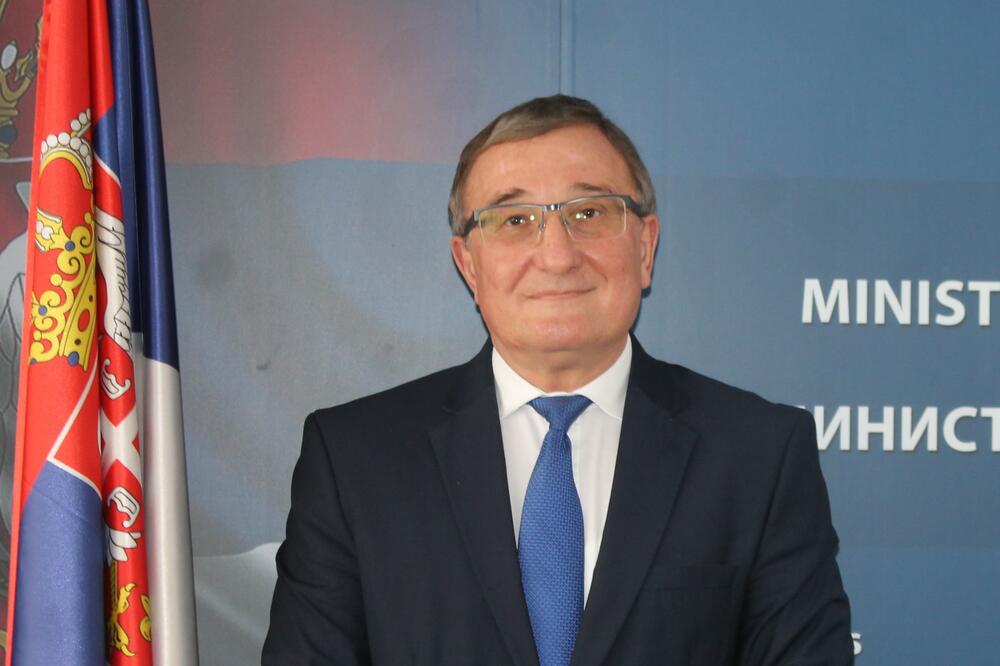 OVO JE DRŽAVNI SEKRETAR KOJI JE DOŽIVEO NESREĆU SA SUPRUGOM I ĆERKOM! Njilaš je 2017. godine autom usmrtio pešaka