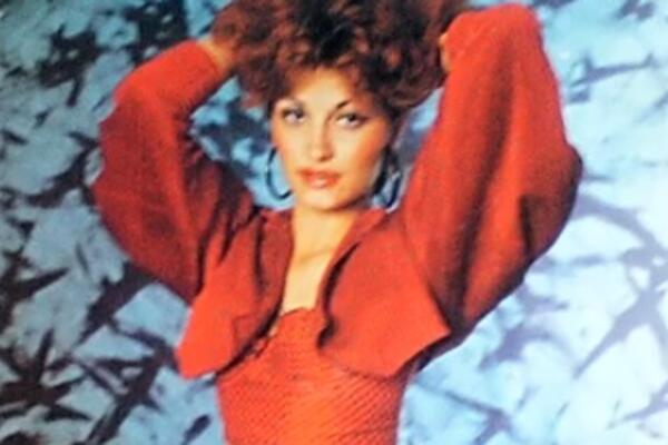 NA NJENIM NASTUPIMA MOMCI SU SEKLI VENE, A UDALA SE ZA OPASNOG FRAJERA: Od tada joj se život pretvorio u NOĆNU MORU